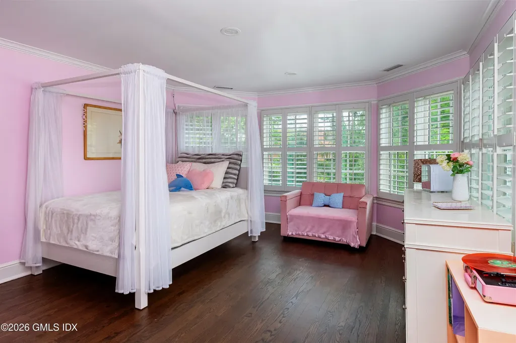 20 Oak Street Greenwich CT 06831
