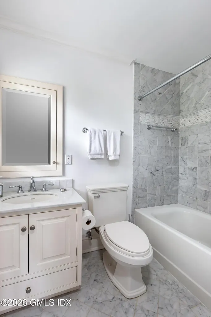 20 Oak Street Greenwich CT 06831