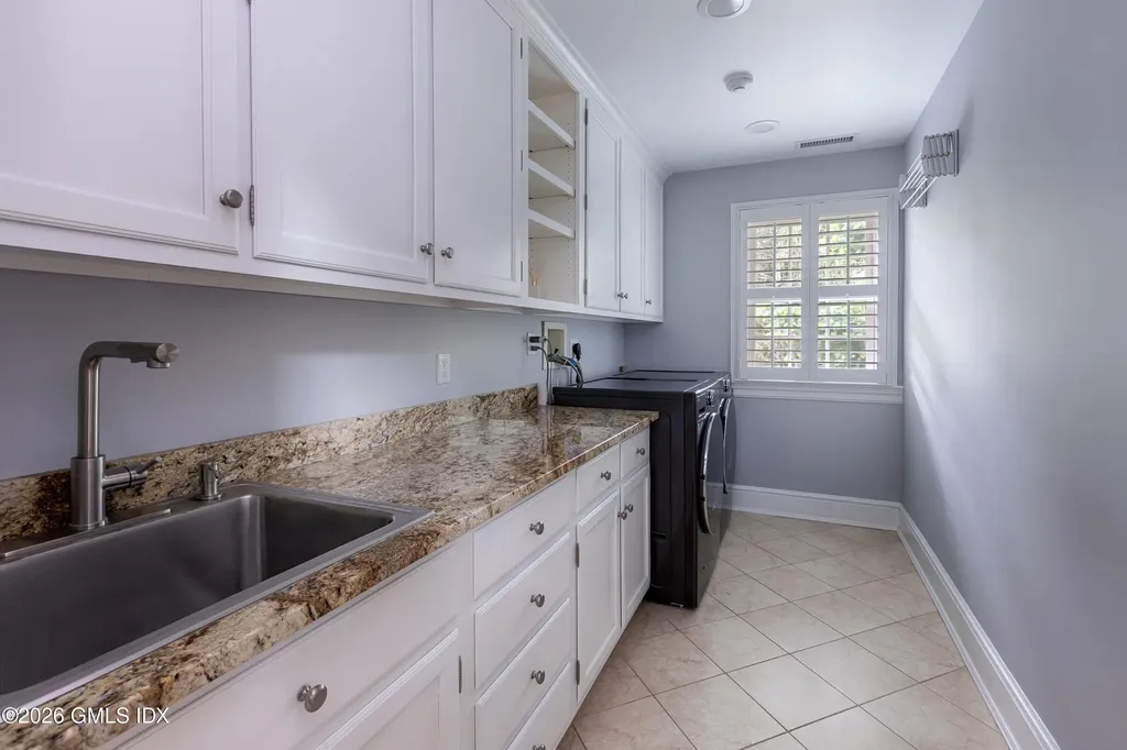 20 Oak Street Greenwich CT 06831
