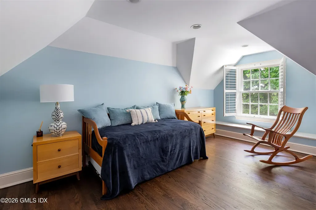 20 Oak Street Greenwich CT 06831