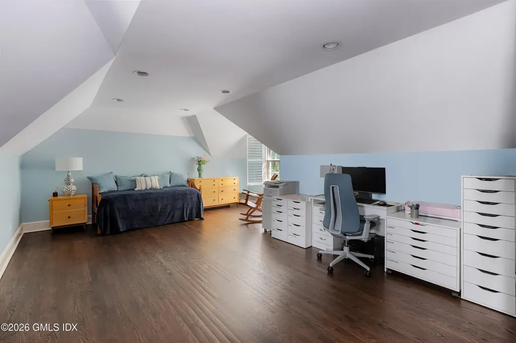 20 Oak Street Greenwich CT 06831