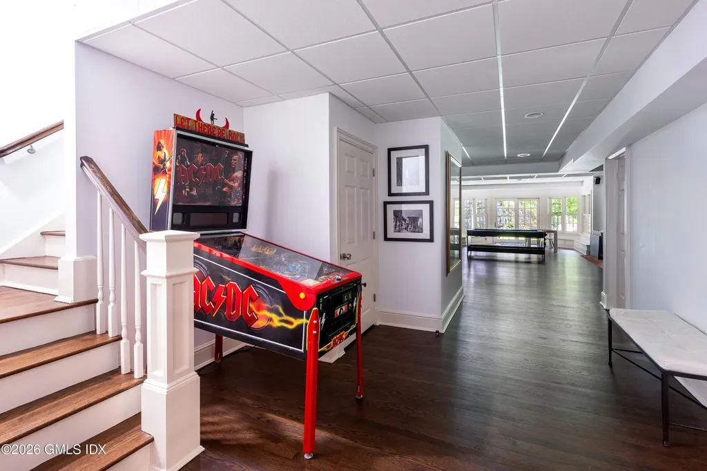 20 Oak Street Greenwich CT 06831
