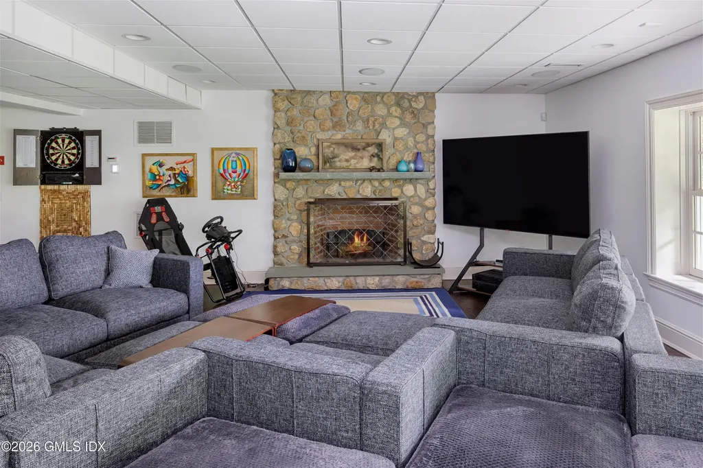 20 Oak Street Greenwich CT 06831
