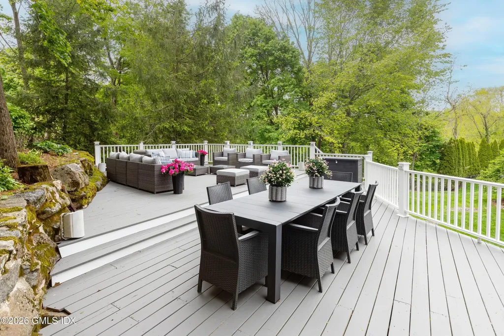 20 Oak Street Greenwich CT 06831