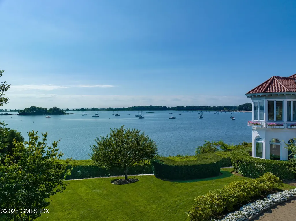 108 Cedar Cliff Road Riverside CT 06878