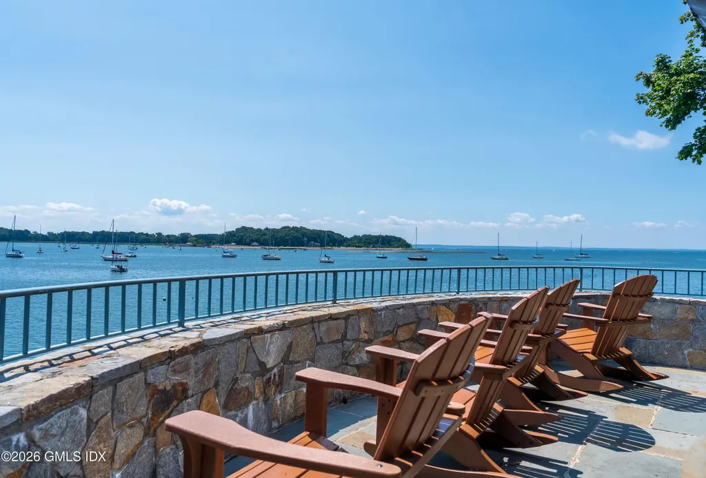 108 Cedar Cliff Road Riverside CT 06878