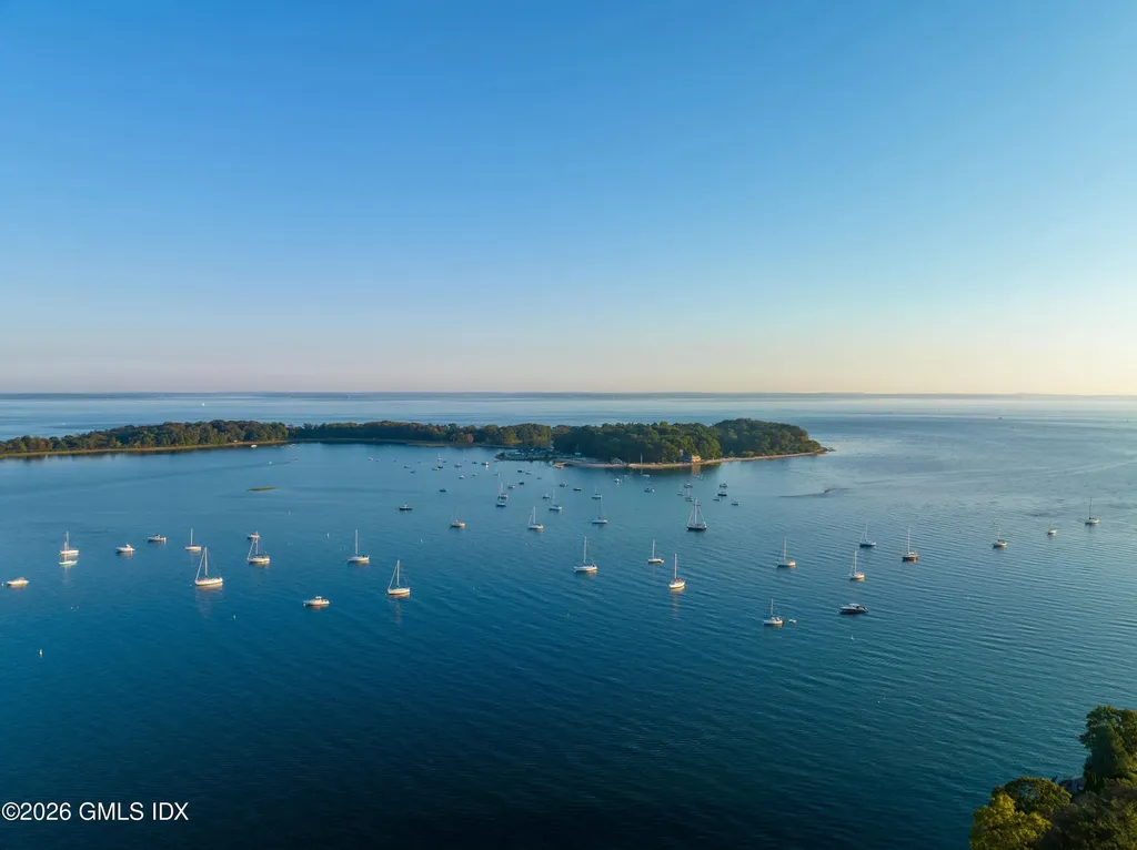 108 Cedar Cliff Road Riverside CT 06878
