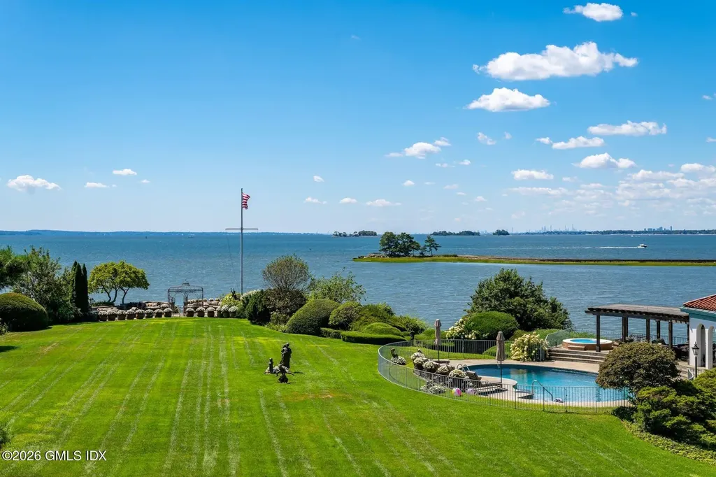 108 Cedar Cliff Road Riverside CT 06878
