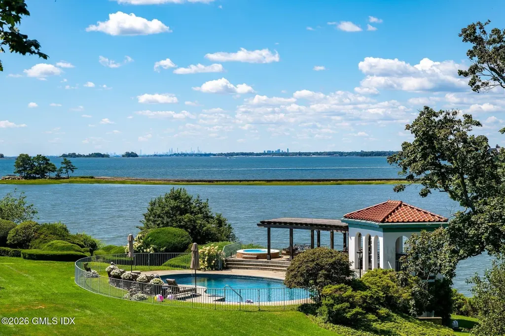 108 Cedar Cliff Road Riverside CT 06878