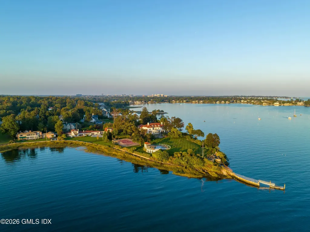 108 Cedar Cliff Road Riverside CT 06878