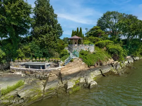 108 Cedar Cliff Road Riverside CT 06878