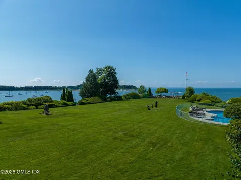 108 Cedar Cliff Road Riverside CT 06878