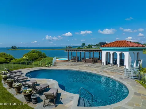 108 Cedar Cliff Road Riverside CT 06878