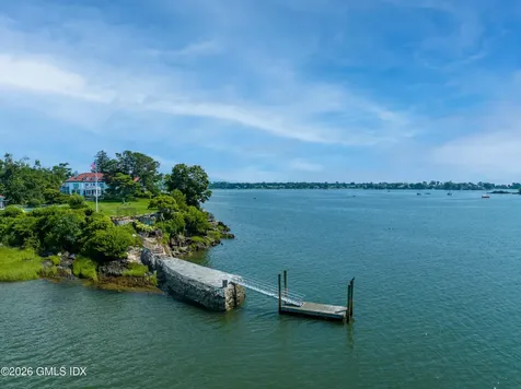108 Cedar Cliff Road Riverside CT 06878
