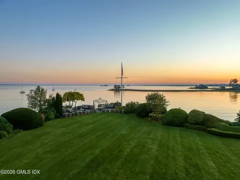 108 Cedar Cliff Road Riverside CT 06878