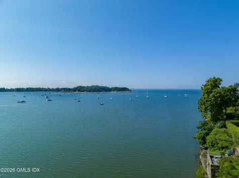 108 Cedar Cliff Road Riverside CT 06878