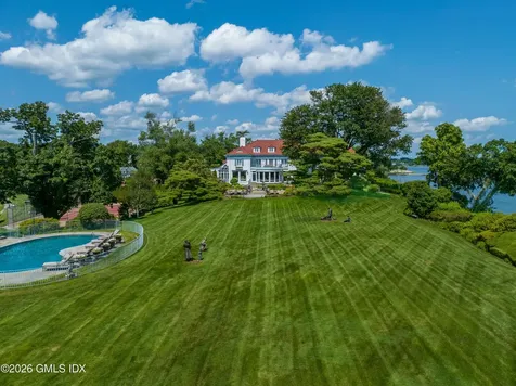 108 Cedar Cliff Road Riverside CT 06878