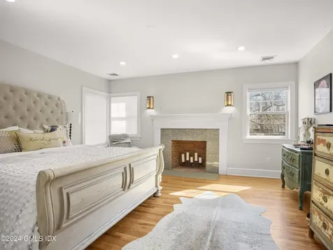 52 Hunt Terrace Greenwich CT 06831