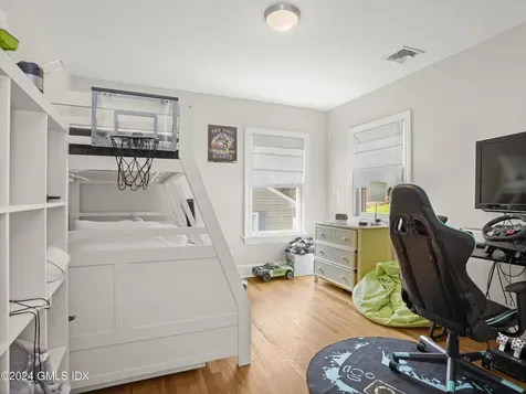 52 Hunt Terrace Greenwich CT 06831