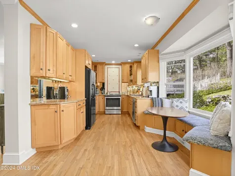 52 Hunt Terrace Greenwich CT 06831