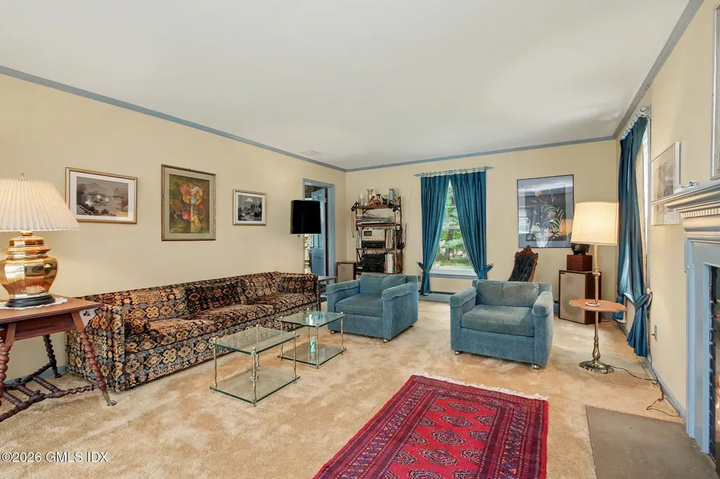 45 Carriage Drive Stamford CT 06902