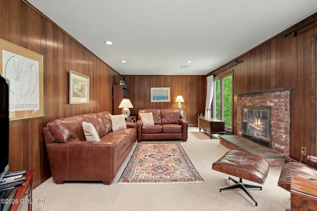 45 Carriage Drive South Stamford CT 06902