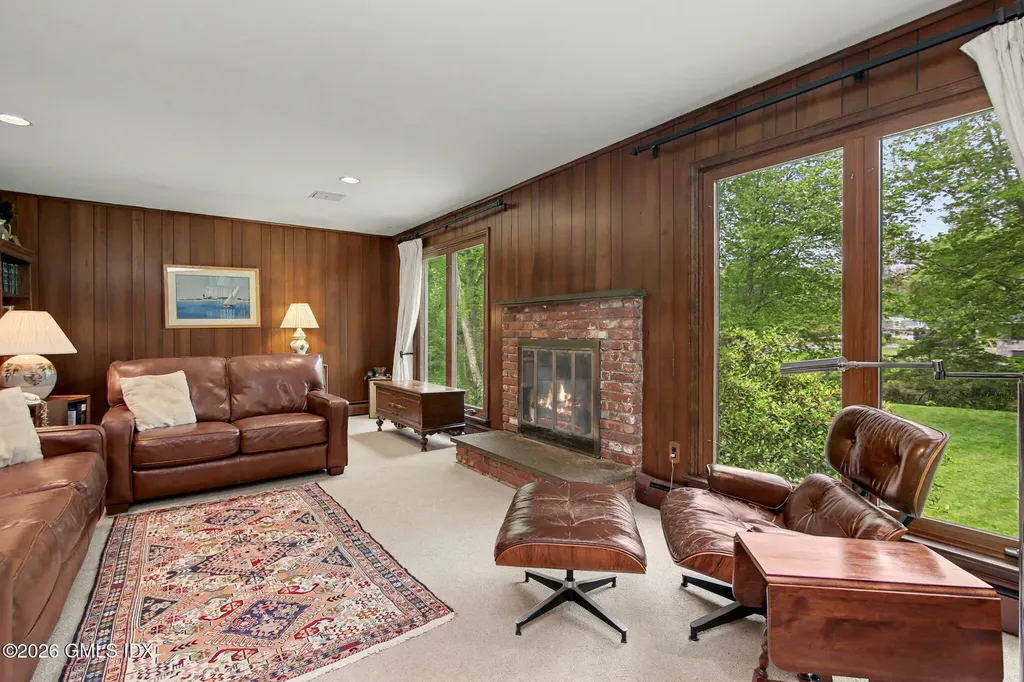 45 Carriage Drive Stamford CT 06902