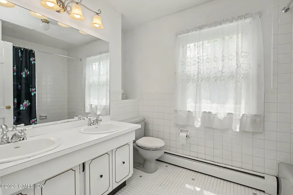 45 Carriage Drive Stamford CT 06902