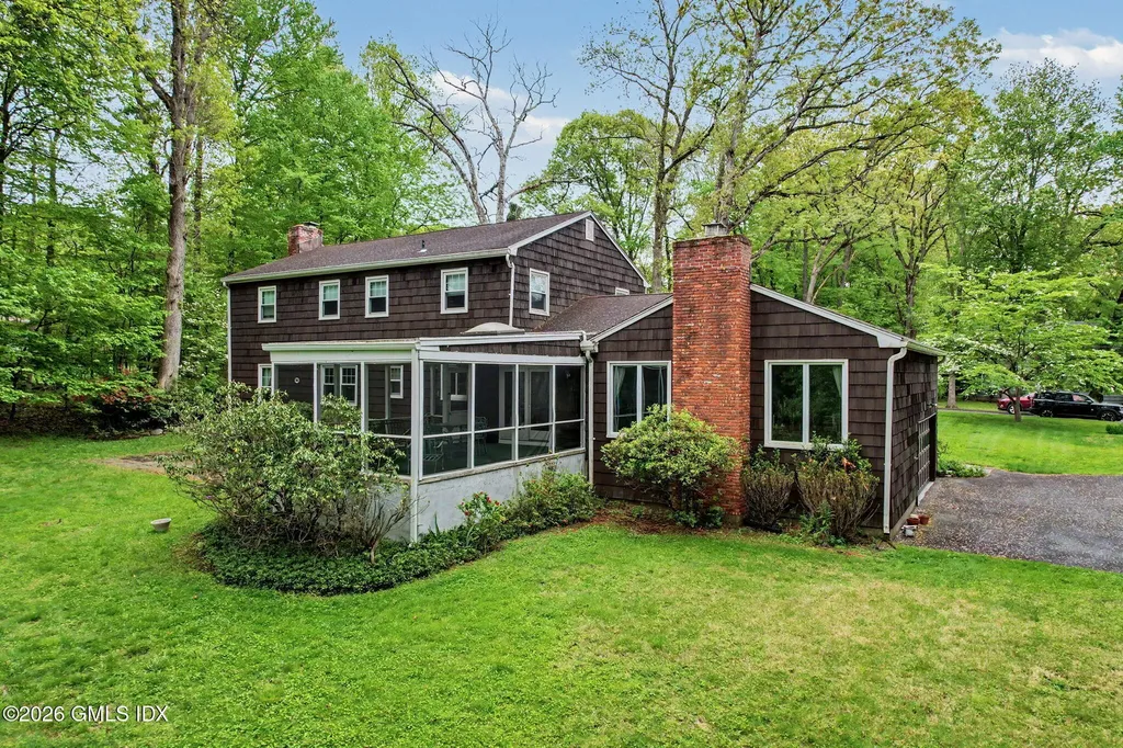 45 Carriage Drive Stamford CT 06902