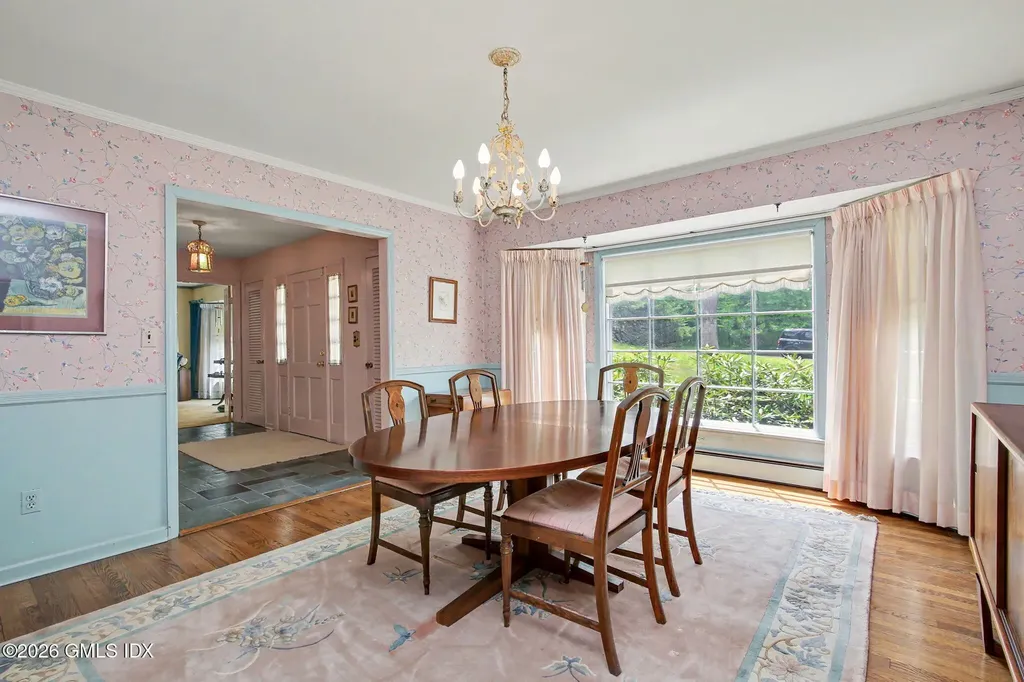 45 Carriage Drive Stamford CT 06902