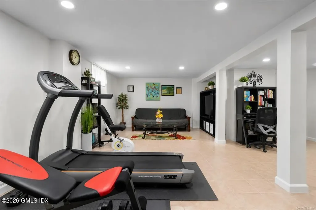6 Jersey Lane Norwalk CT 06851