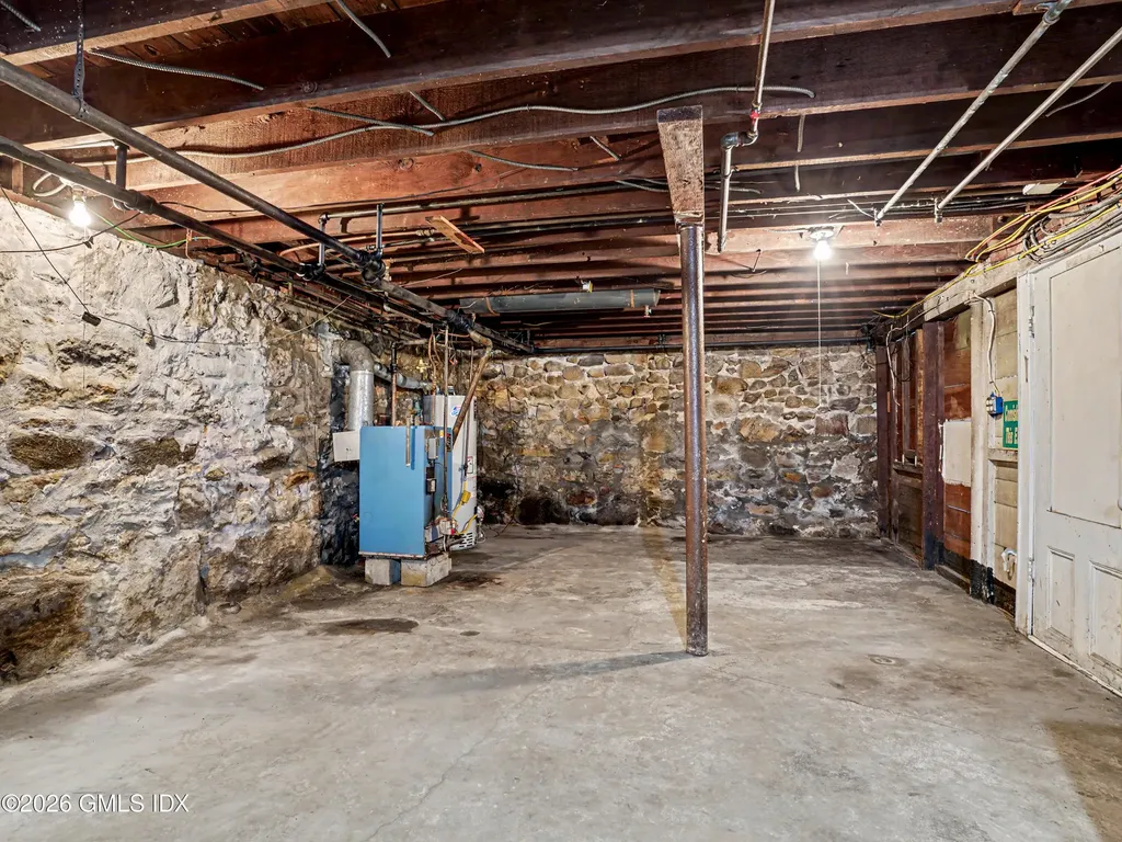 33 Sound Beach Avenue Old Greenwich CT 06870