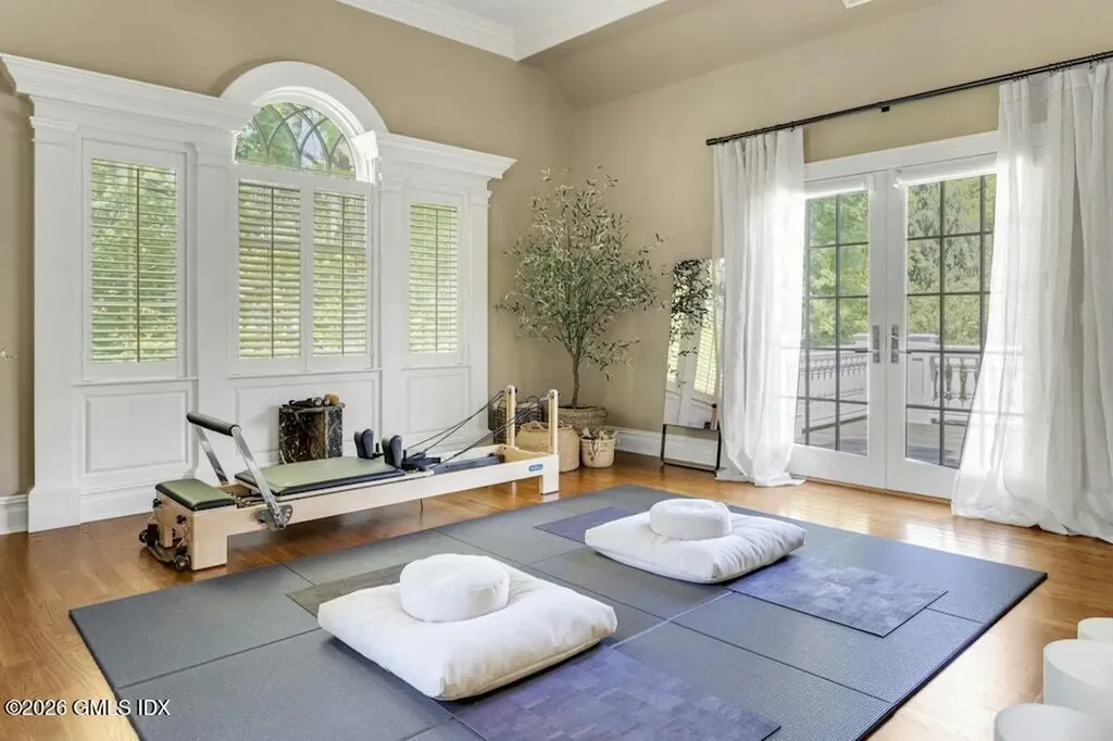 33 Boulder Brook Road Greenwich CT 06830