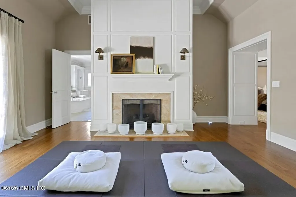 33 Boulder Brook Road Greenwich CT 06830