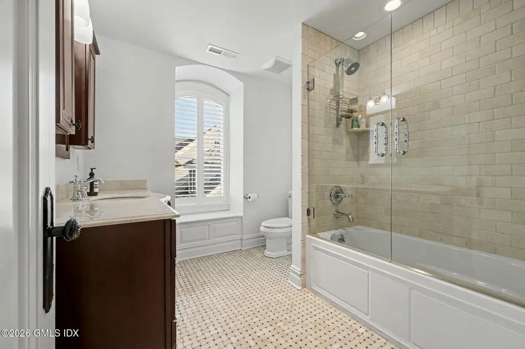 53 Park Avenue Old Greenwich CT 06870