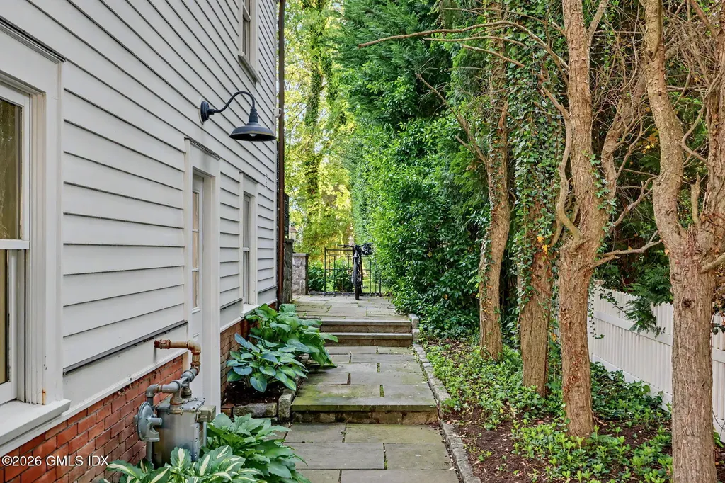 53 Park Avenue Old Greenwich CT 06870