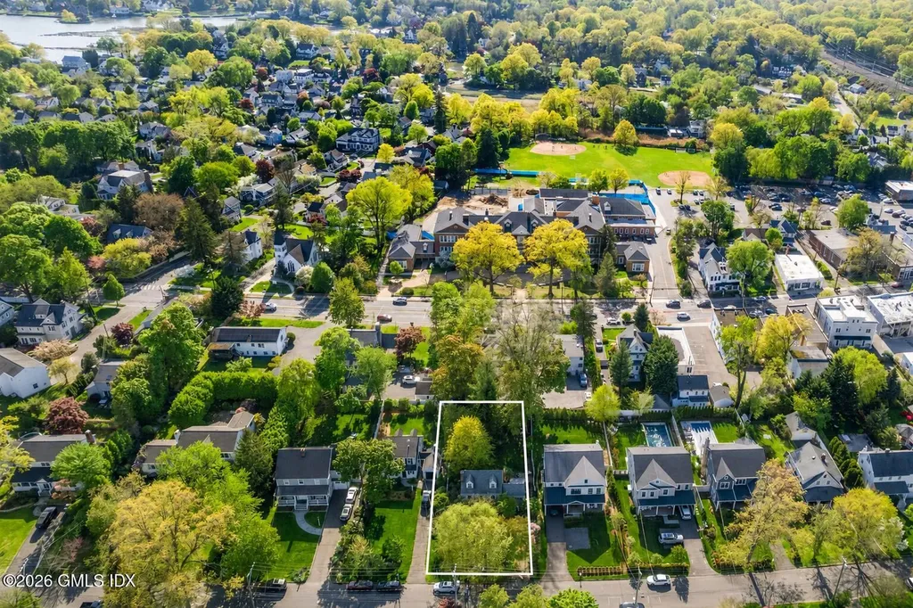 27 Park Avenue Old Greenwich CT 06870