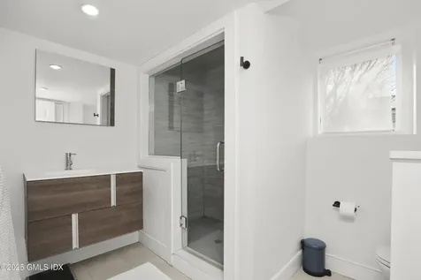 6 Meadowbank Road Old Greenwich CT 06870