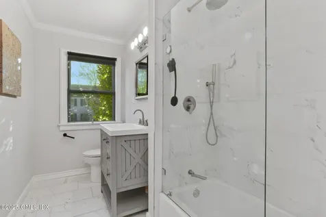 6 Meadowbank Road Old Greenwich CT 06870