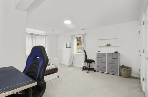 6 Meadowbank Road Old Greenwich CT 06870