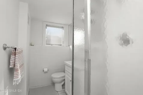 6 Meadowbank Road Old Greenwich CT 06870