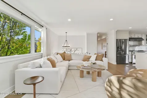 6 Meadowbank Road Old Greenwich CT 06870
