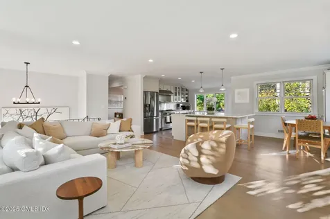 6 Meadowbank Road Old Greenwich CT 06870