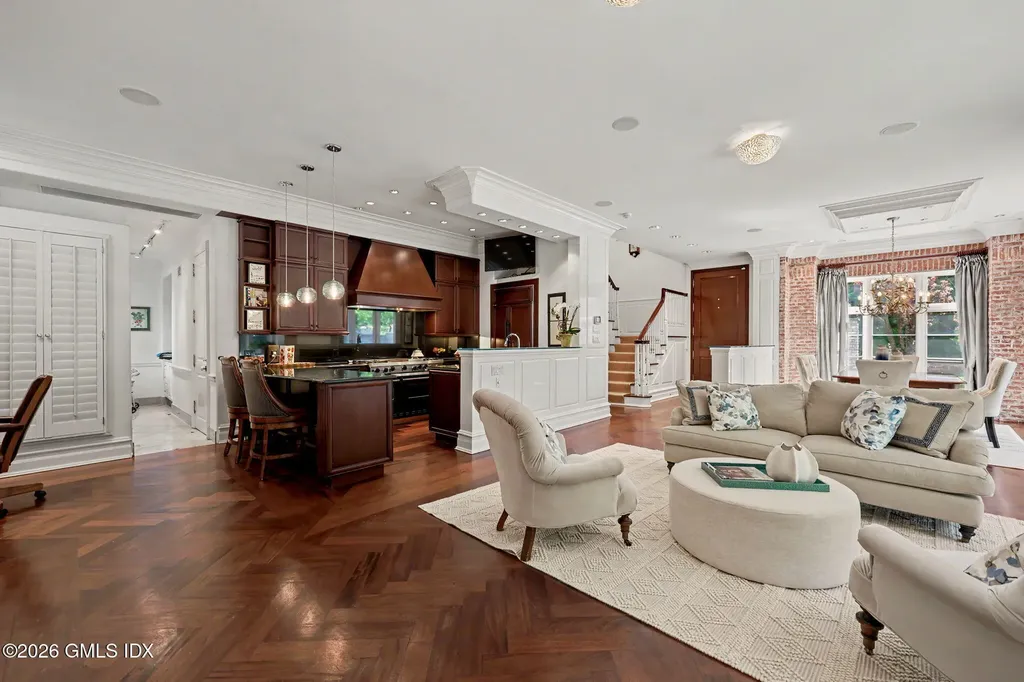 212 Milbank Avenue Greenwich CT 06830