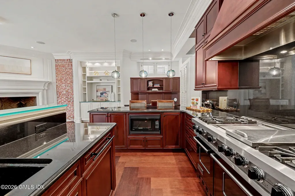 212 Milbank Avenue Greenwich CT 06830
