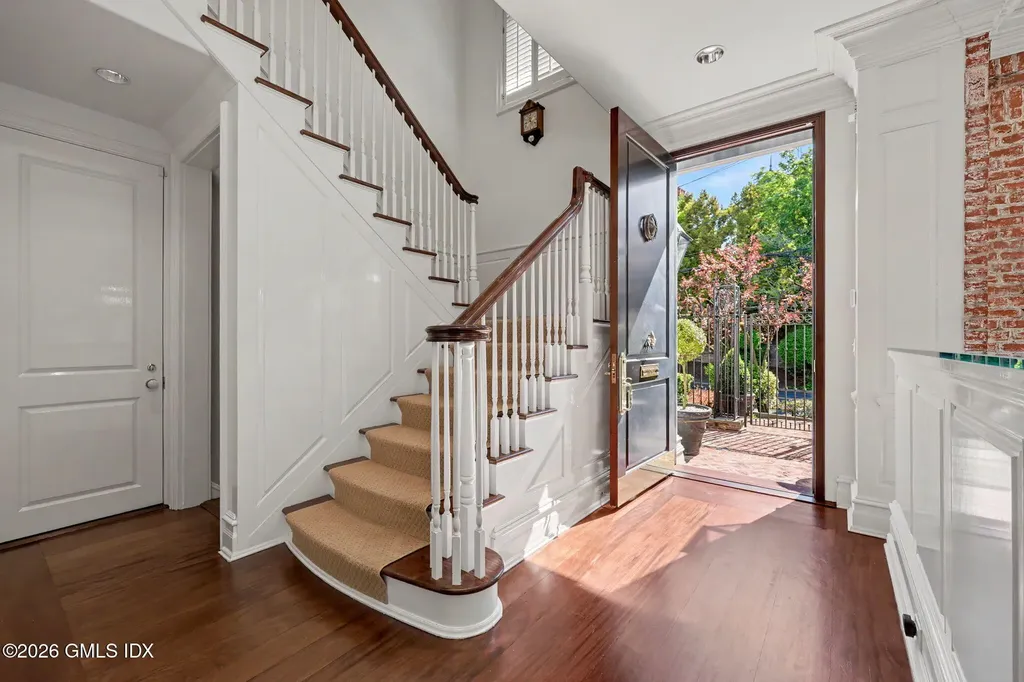 212 Milbank Avenue Greenwich CT 06830