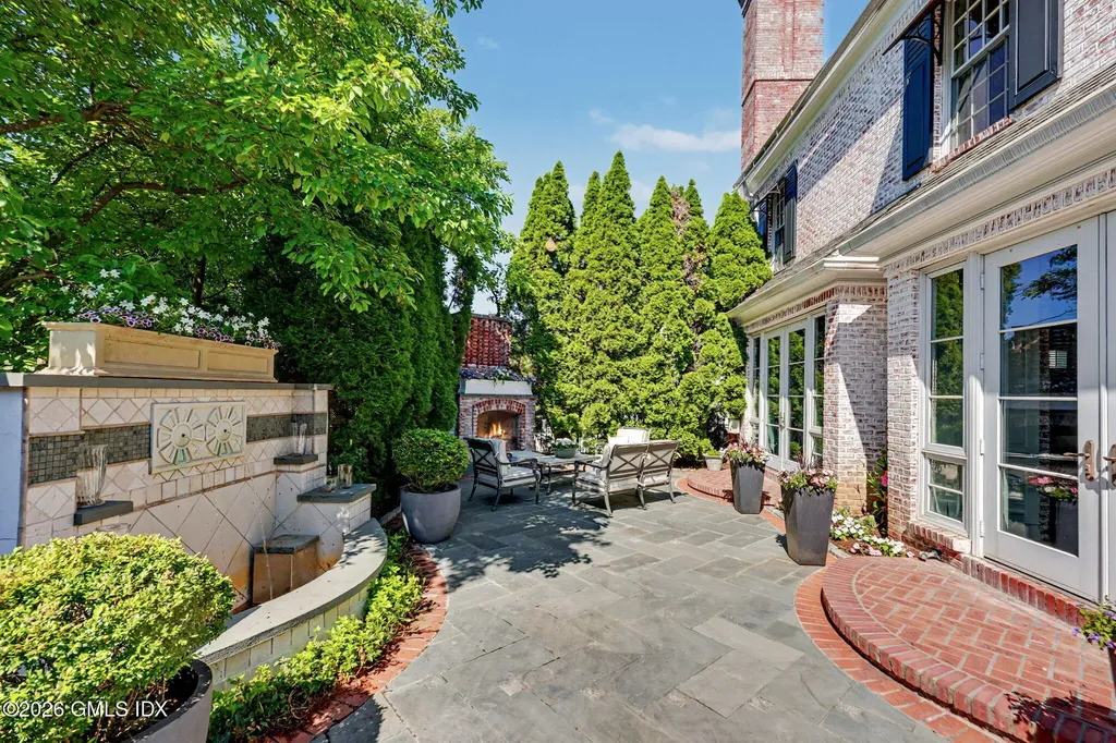 212 Milbank Avenue Greenwich CT 06830