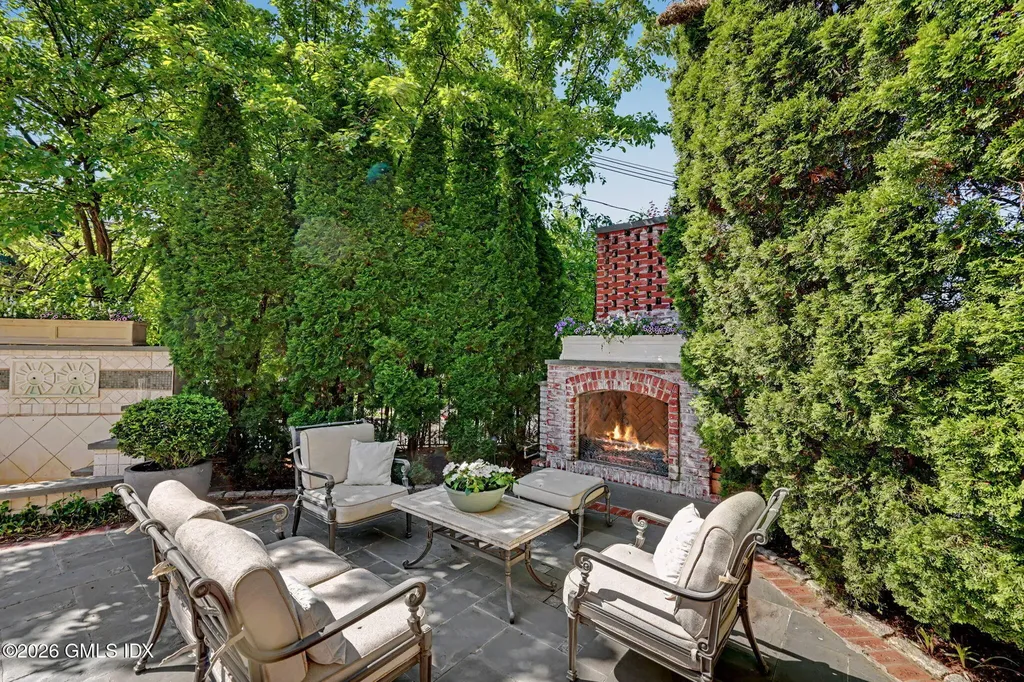 212 Milbank Avenue Greenwich CT 06830