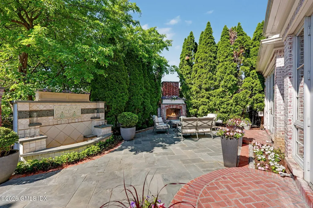 212 Milbank Avenue Greenwich CT 06830
