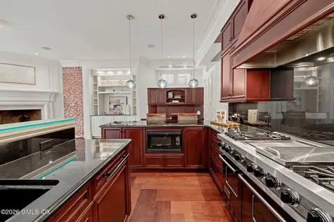 212 Milbank Avenue Greenwich CT 06830